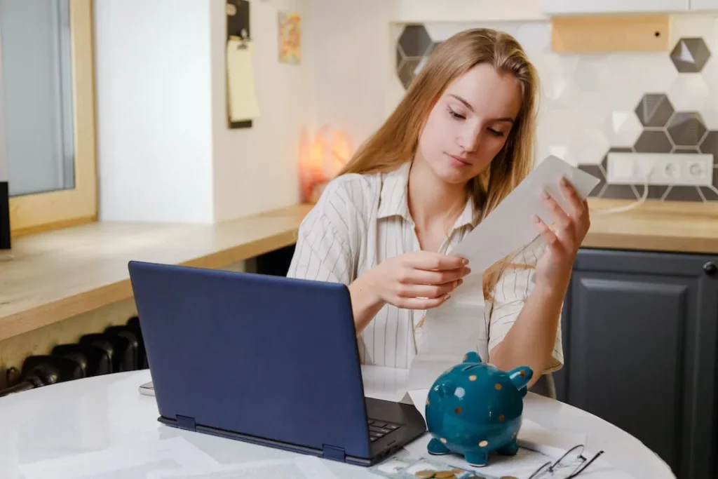 التفكير قبل اتخاذ قرار الشراء سيوفر عليك الكثير من المصاريف الغير لازمة ويجنبك الشعور بالندم