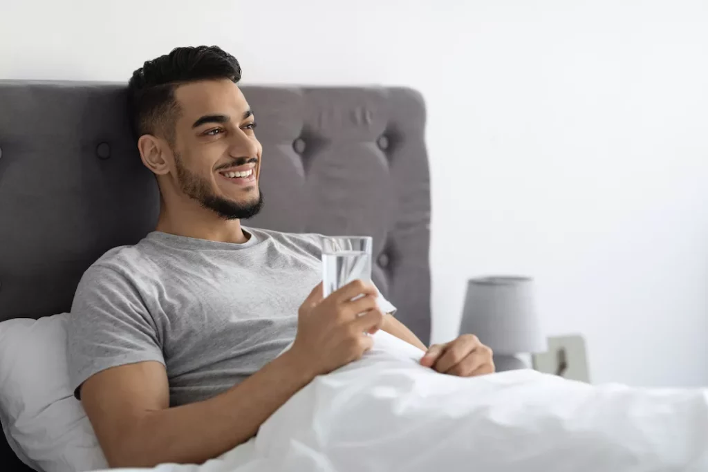 فوائد شرب الماء قبل النوم